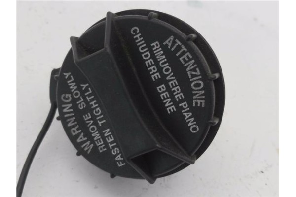 Recambio de tapon combustible para suzuki vitara (se/sf/et) 1.9 td largo lujo referencia OEM IAM 8926065G10  