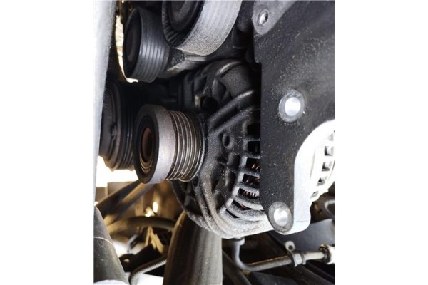 Recambio de alternador para volvo xc90 d5 referencia OEM IAM 30667788 0124625024 