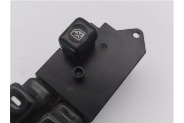 Recambio de mando elevalunas delantero izquierdo para mitsubishi galloper (hyundai) 2.5 d referencia OEM IAM MR277357  