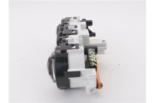 Recambio de mandos calefaccion / a.a. para peugeot 208 1.2 access referencia OEM IAM E1063071  