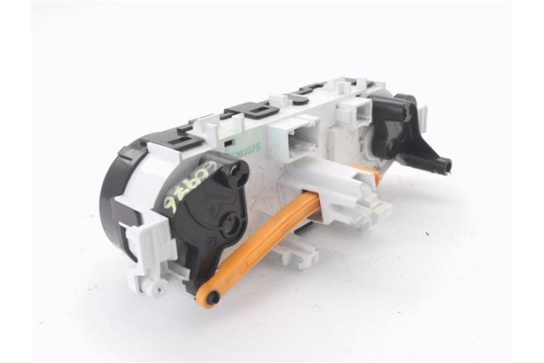 Recambio de mandos calefaccion / a.a. para peugeot 208 1.2 access referencia OEM IAM E1063071  