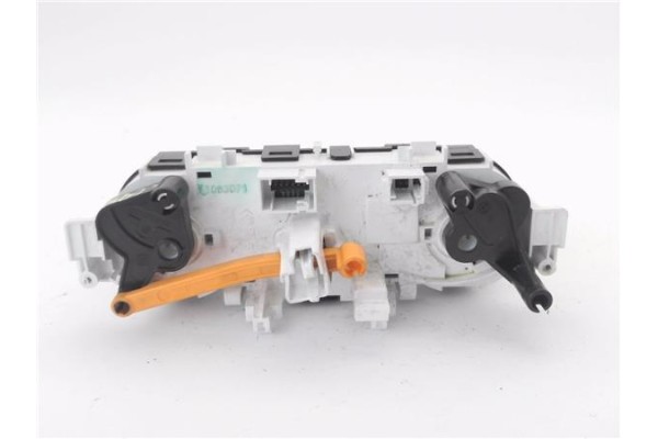 Recambio de mandos calefaccion / a.a. para peugeot 208 1.2 access referencia OEM IAM E1063071  