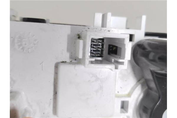 Recambio de mandos calefaccion / a.a. para peugeot 208 1.2 access referencia OEM IAM E1063071  