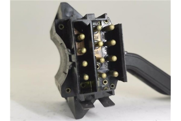 Recambio de mando limpiaparabrisas para ford sierra berlina 1.6 cl referencia OEM IAM 90BG11K665DD  