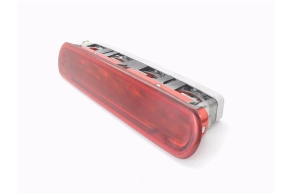 Recambio de luz central de freno para opel combo d 1.3 selection l2h1 referencia OEM IAM E240037  