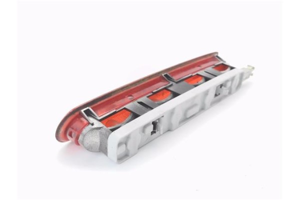 Recambio de luz central de freno para opel combo d 1.3 selection l2h1 referencia OEM IAM E240037  