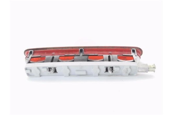 Recambio de luz central de freno para opel combo d 1.3 selection l2h1 referencia OEM IAM E240037  