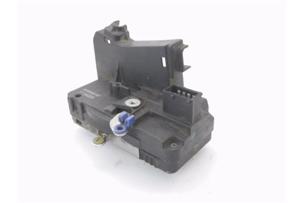 Recambio de cierre electromagnetico trasero izquierdo para renault trafic ii furgón 1.9 27 cn referencia OEM IAM 8200020187 9116