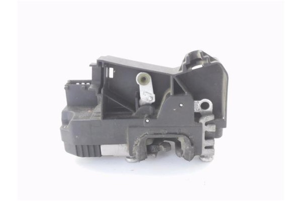 Recambio de cierre electromagnetico trasero izquierdo para renault trafic ii furgón 1.9 27 cn referencia OEM IAM 8200020187 9116