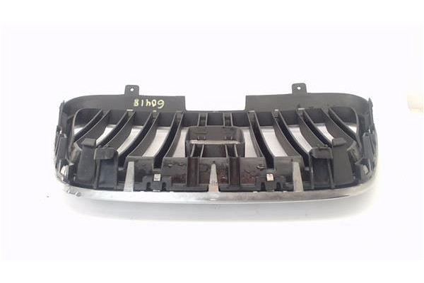 Recambio de rejilla paragolpes delantero para seat altea (5p1) 1.9 tdi referencia OEM IAM 5P9853654  