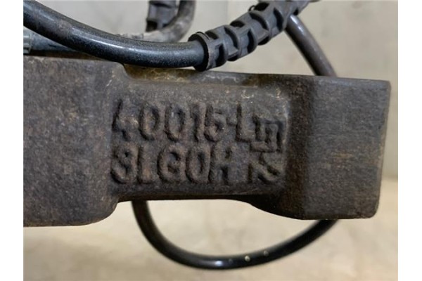 Recambio de mangueta delantero izquierda para nissan nv200 furgón 1.5 dci referencia OEM IAM 40015L 3LG0H 