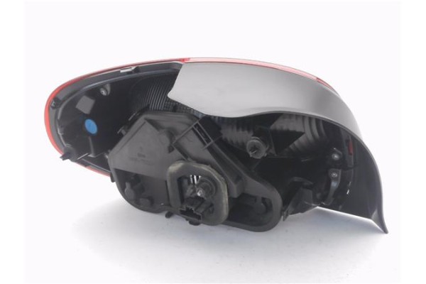 Recambio de piloto trasero derecho para citroen c3 1.2 feel referencia OEM IAM L90074662  