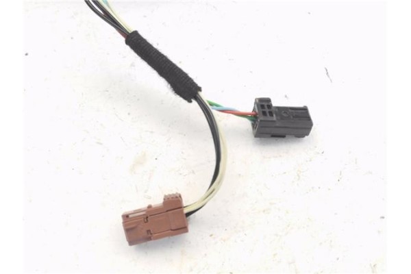 Recambio de retrovisor electrico izquierdo para citroen c3 1.2 feel referencia OEM IAM 232636289 E20415377 