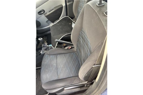 Recambio de asiento delantero izquierdo para renault clio iii 1.5 dci (c/br1g) referencia OEM IAM 7701208900  