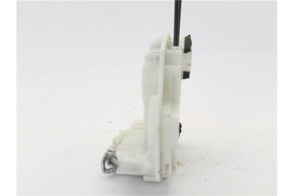 Recambio de cierre electromagnetico trasero derecho para mitsubishi space star (a00) 1.2 motion referencia OEM IAM 5745A426  