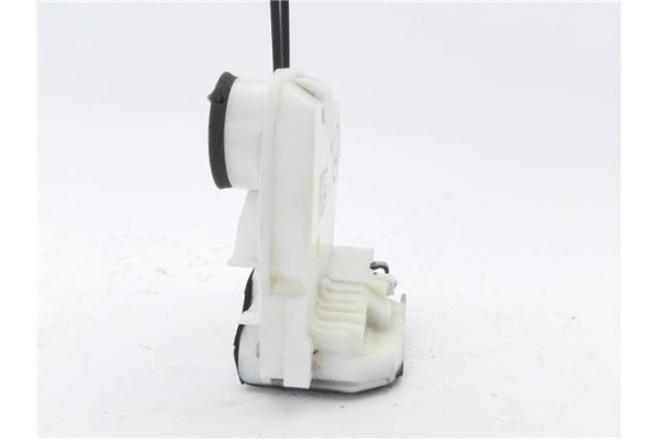 Recambio de cierre electromagnetico trasero derecho para mitsubishi space star (a00) 1.2 motion referencia OEM IAM 5745A426  