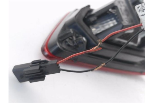 Recambio de piloto porton trasero derecho para renault clio iv 1.5 business referencia OEM IAM 265505796R  