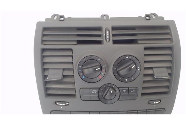 Recambio de consola para mercedes-benz vito / mixto furgón (w639) 109 cdi referencia OEM IAM A2205456528  