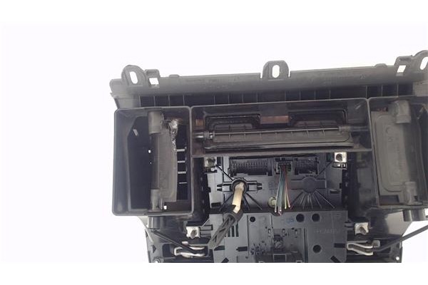 Recambio de consola para mercedes-benz vito / mixto furgón (w639) 109 cdi referencia OEM IAM A2205456528  