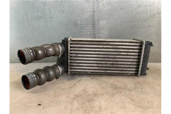 Recambio de intercooler para citroen c4 berlina 1.6 hdi referencia OEM IAM 9648551880  