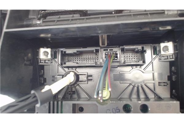 Recambio de consola para mercedes-benz vito / mixto furgón (w639) 109 cdi referencia OEM IAM A2205456528  