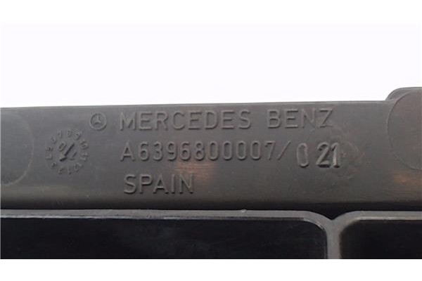 Recambio de consola para mercedes-benz vito / mixto furgón (w639) 109 cdi referencia OEM IAM A2205456528  