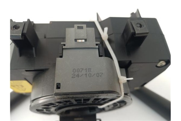 Recambio de mando intermitencia para fiat punto / grande punto (199) 1.3 d multijet referencia OEM IAM 619400510 7354104240 