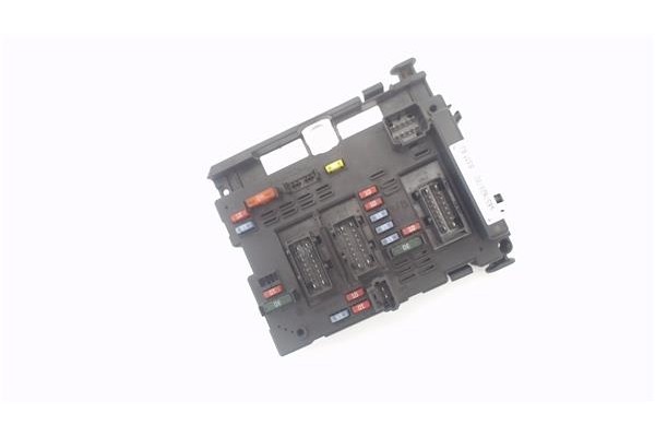 Recambio de caja reles para peugeot 206 1.4 hdi eco 70 referencia OEM IAM 9657608780  
