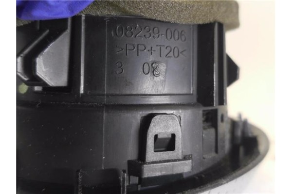 Recambio de rejilla entrada de aire para renault clio iv 1.5 business referencia OEM IAM 08239006  