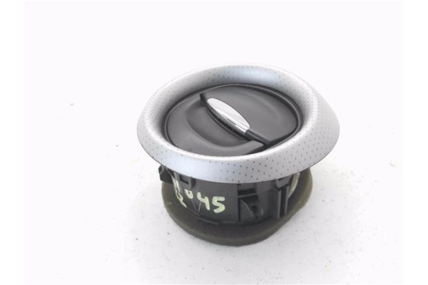 Recambio de rejilla entrada de aire para renault clio iv 1.5 business referencia OEM IAM 687601310R 08239006 