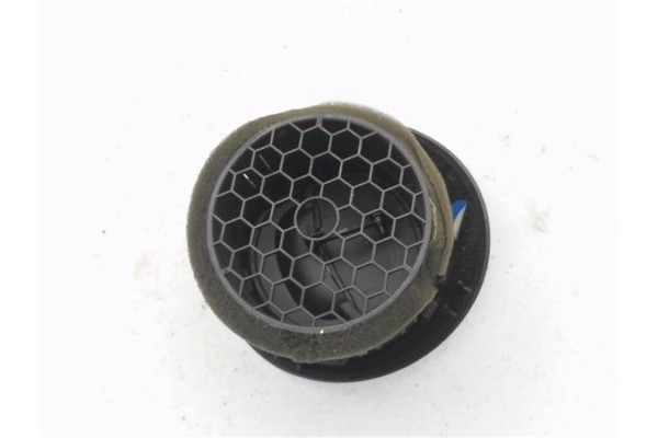 Recambio de rejilla entrada de aire para renault clio iv 1.5 business referencia OEM IAM 687601310R 08239006 