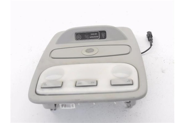 Recambio de luz delantero central techo para renault clio iv 1.5 business referencia OEM IAM 739486822R  