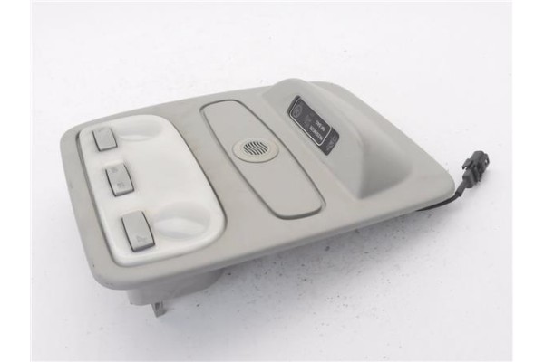 Recambio de luz delantero central techo para renault clio iv 1.5 business referencia OEM IAM 739486822R  