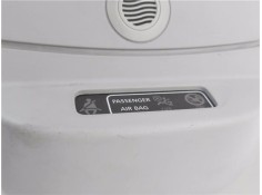 Recambio de luz delantero central techo para renault clio iv 1.5 business referencia OEM IAM 739486822R  