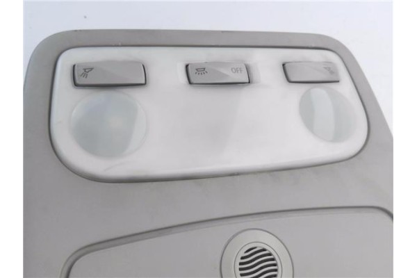 Recambio de luz delantero central techo para renault clio iv 1.5 business referencia OEM IAM 739486822R  