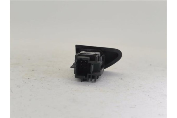 Recambio de interruptor luces emergencia para renault clio iv 1.5 business referencia OEM IAM 252907372R  