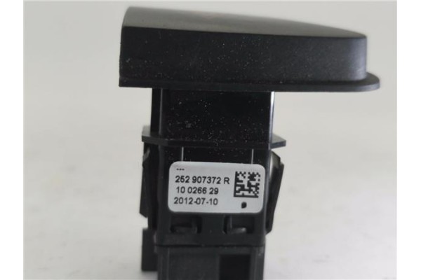 Recambio de interruptor luces emergencia para renault clio iv 1.5 business referencia OEM IAM 252907372R  