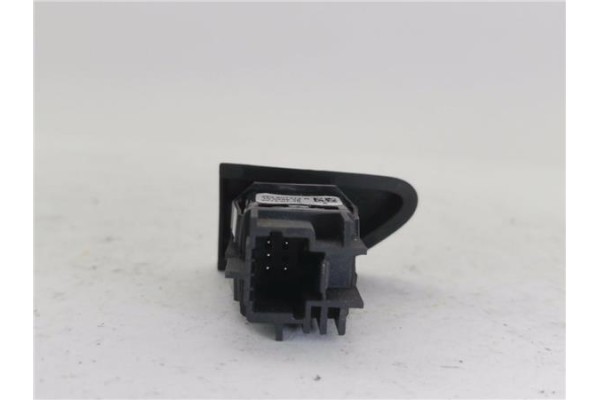 Recambio de interruptor luces emergencia para renault clio iv 1.5 business referencia OEM IAM 252907372R  