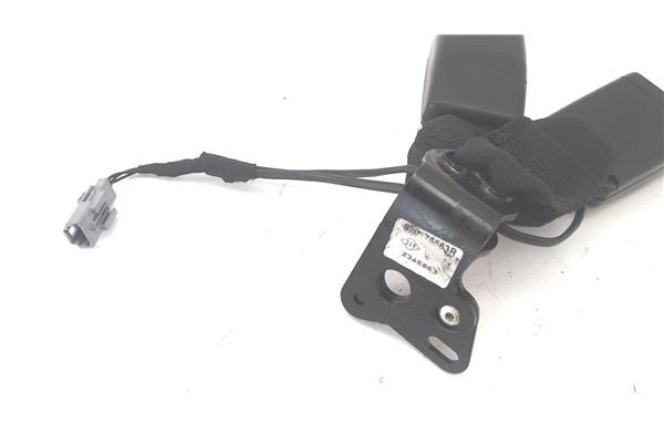 Recambio de anclaje cinturon trasero izquierdo para renault clio iv 1.5 business referencia OEM IAM  2345863 