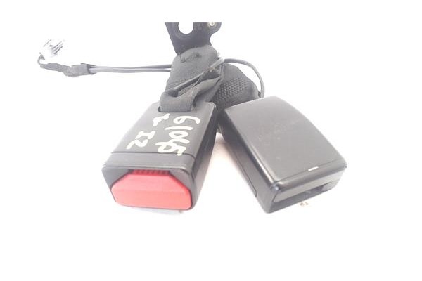 Recambio de anclaje cinturon trasero izquierdo para renault clio iv 1.5 business referencia OEM IAM  2345863 