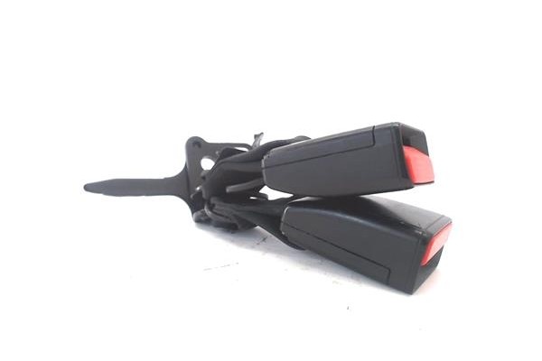 Recambio de anclaje cinturon trasero derecho para renault clio iv 1.5 business referencia OEM IAM 878167711R 2344129 