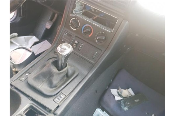 Recambio de consola para bmw serie z3 roadster (e36) 1.8 referencia OEM IAM 51168397527 51168398850 