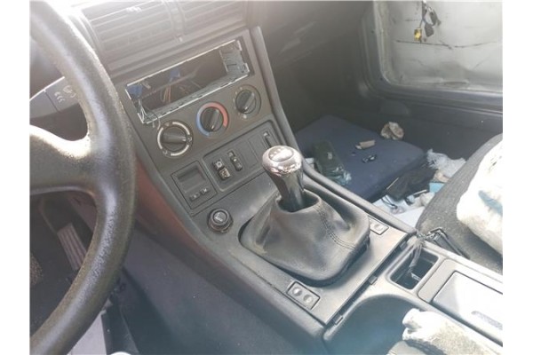 Recambio de consola para bmw serie z3 roadster (e36) 1.8 referencia OEM IAM 51168397527 51168398850 