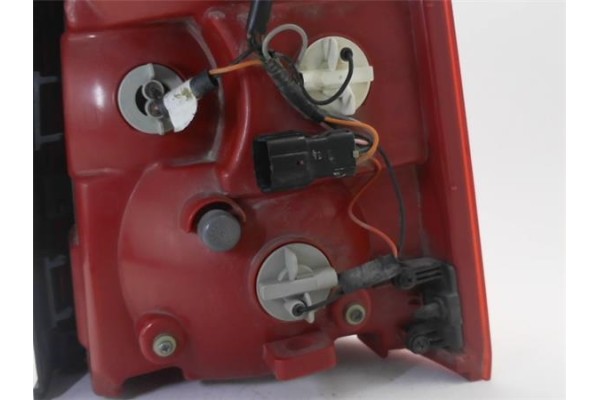 Recambio de piloto trasero izquierdo para hyundai tucson (jm) 2.0 referencia OEM IAM 924012E0  
