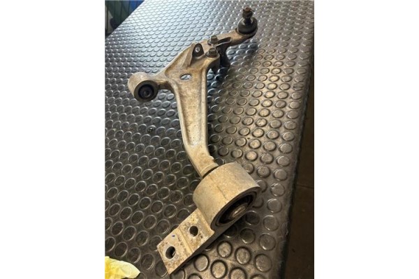 Recambio de brazo suspension delantero derecho para nissan x-trail (t30) 2.0 referencia OEM IAM 545008H310  