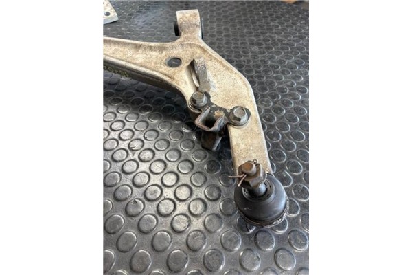 Recambio de brazo suspension delantero derecho para nissan x-trail (t30) 2.0 referencia OEM IAM 545008H310  
