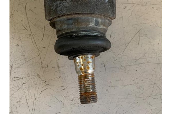 Recambio de mangueta delantero izquierda para peugeot 308 1.6 gt referencia OEM IAM 364696  