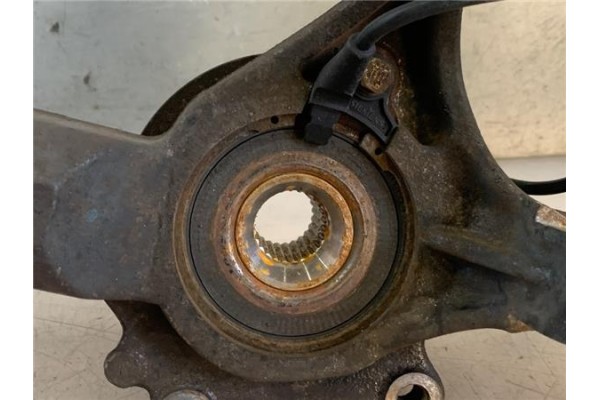 Recambio de mangueta delantero izquierda para peugeot 308 1.6 gt referencia OEM IAM 364696  