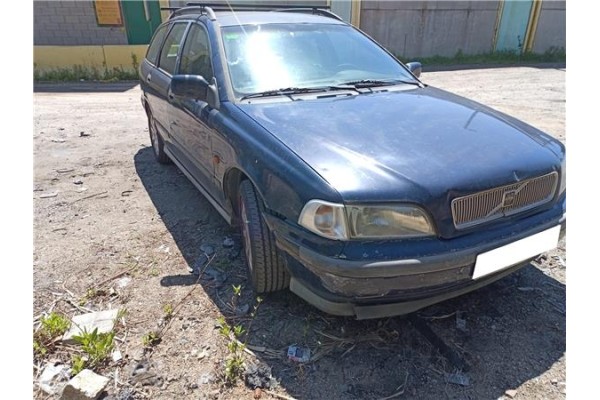 volvo v40 familiar del año 1997