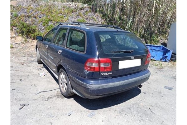 volvo v40 familiar del año 1997